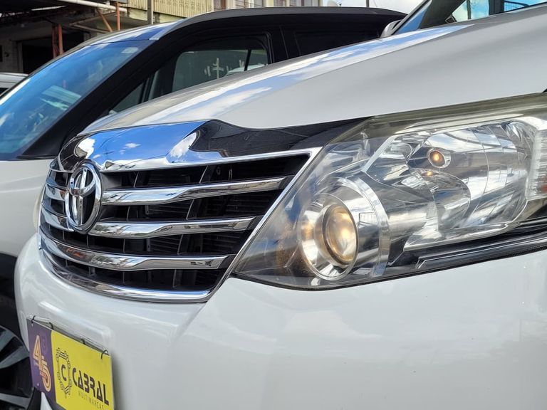 Toyota Hilux SW4 SR 4x2 2.7/ 2.7 Flex 16V Aut.