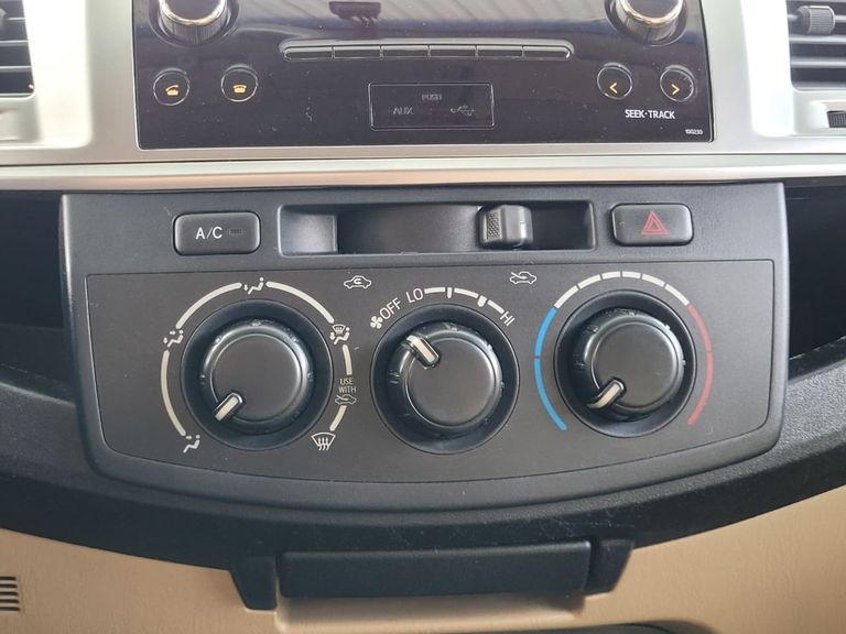 Toyota Hilux SW4 SR 4x2 2.7/ 2.7 Flex 16V Aut.