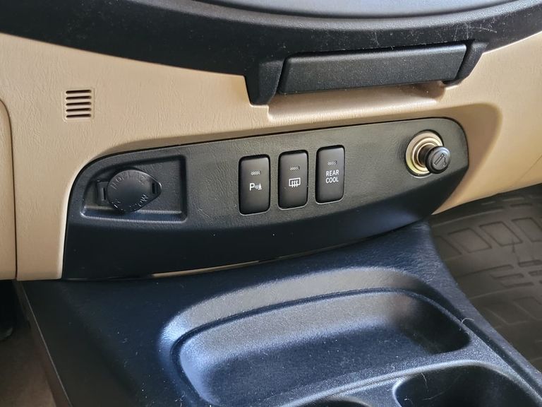 Toyota Hilux SW4 SR 4x2 2.7/ 2.7 Flex 16V Aut.