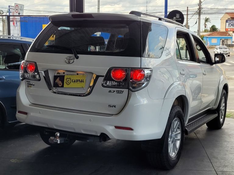 Toyota Hilux SW4 SR 4x2 2.7/ 2.7 Flex 16V Aut.