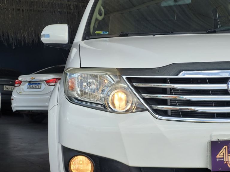 Toyota Hilux SW4 SR 4x2 2.7/ 2.7 Flex 16V Aut.