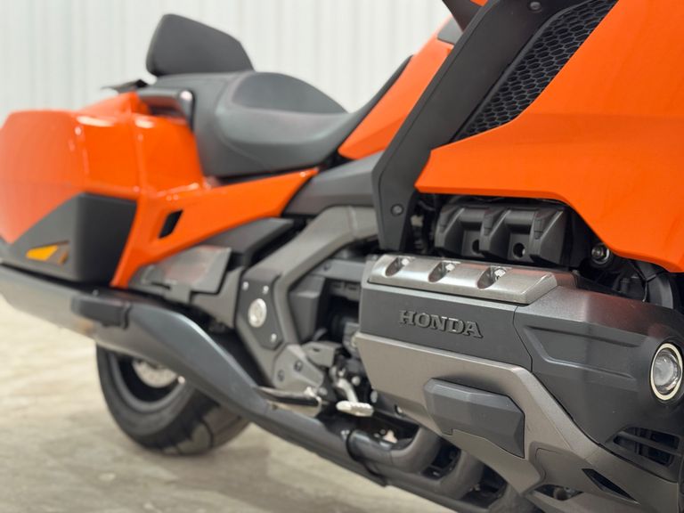 HONDA GOLD WING TOUR 1800