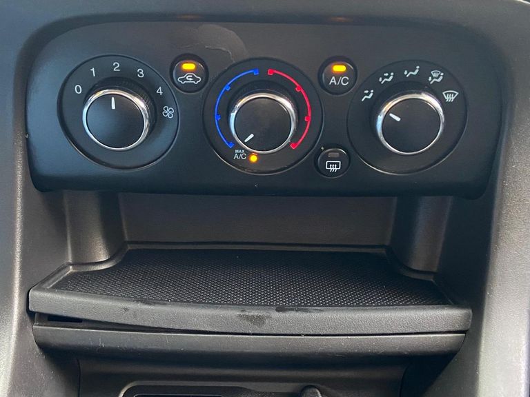 Ford Ka 1.5 Sedan SEL 12V Flex 4p Aut.