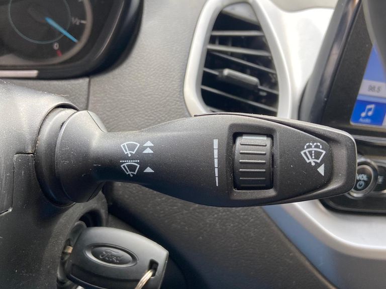 Ford Ka 1.5 Sedan SEL 12V Flex 4p Aut.