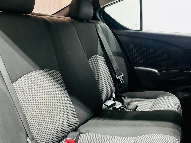 Nissan VERSA 1.0 12V FlexStart 4p Mec.