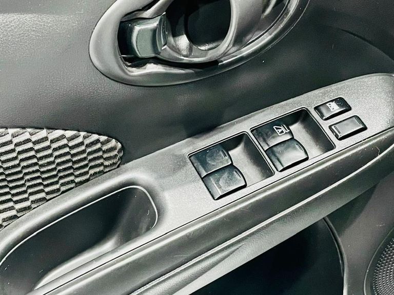 Nissan VERSA 1.0 12V FlexStart 4p Mec.