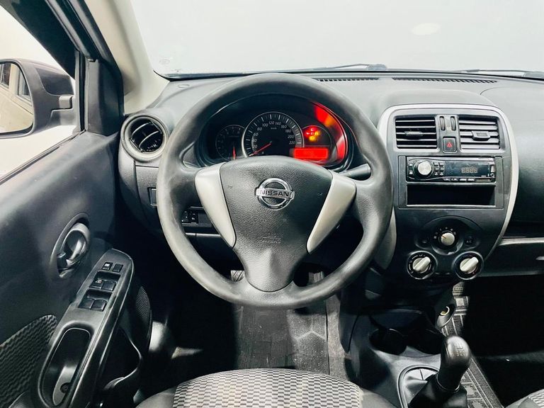 Nissan VERSA 1.0 12V FlexStart 4p Mec.