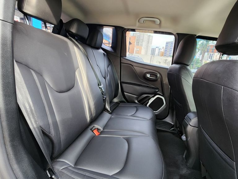 Jeep Renegade Sport 1.8 4x2 Flex 16V Aut.