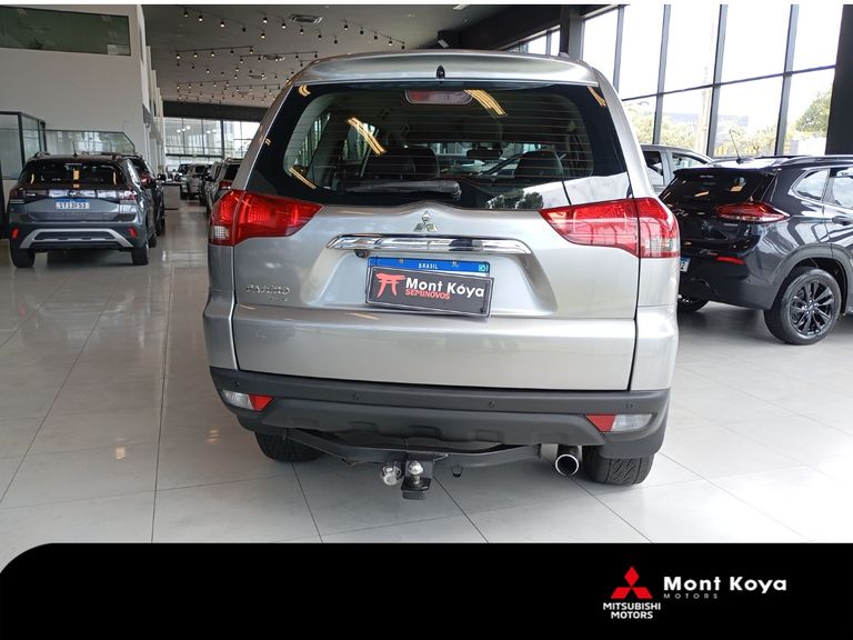 Mitsubishi Pajero HPE Full 3.2 4x4 T.I.Dies. 5p Aut