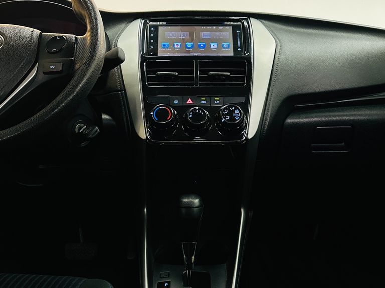 Toyota YARIS XL Live Sedan 1.5 Flex 16V 4p Aut.