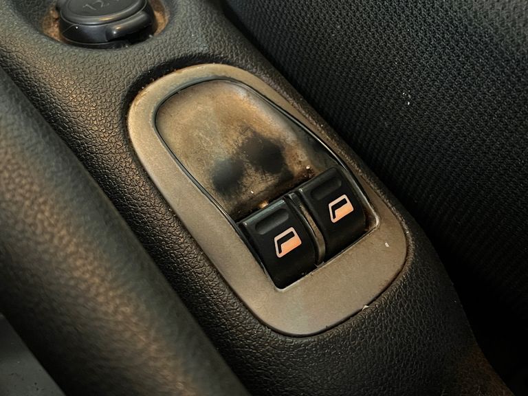 Peugeot 207 XR 1.4 Flex 8V 3p