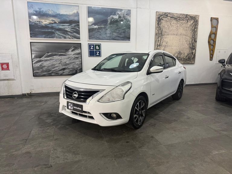 Nissan VERSA UNIQUE 1.6 16V Flex 4p Mec.