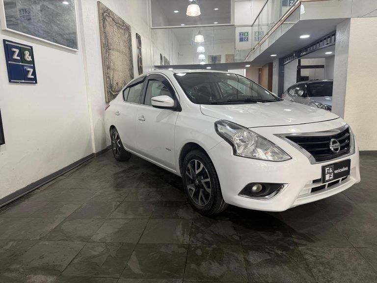Nissan VERSA UNIQUE 1.6 16V Flex 4p Mec.