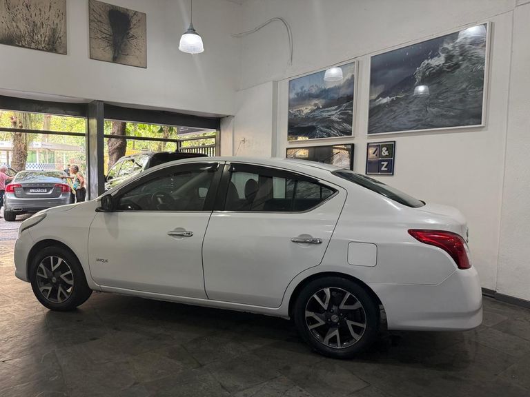 Nissan VERSA UNIQUE 1.6 16V Flex 4p Mec.