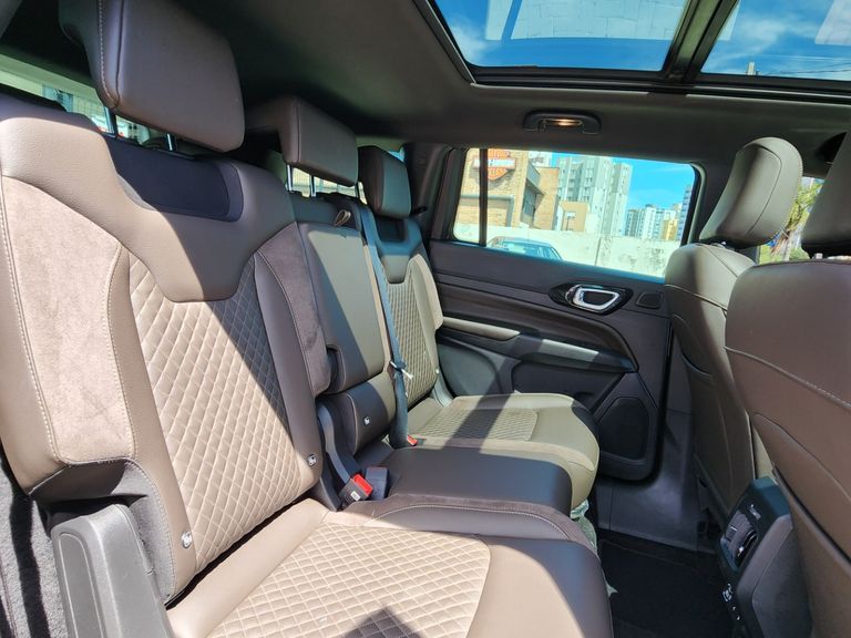 Jeep Commander Overland T270 1.3 TB Flex Aut.