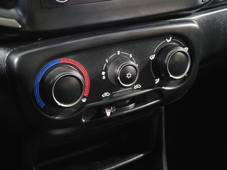 Fiat Strada Volcano 1.3 Flex 8V CD