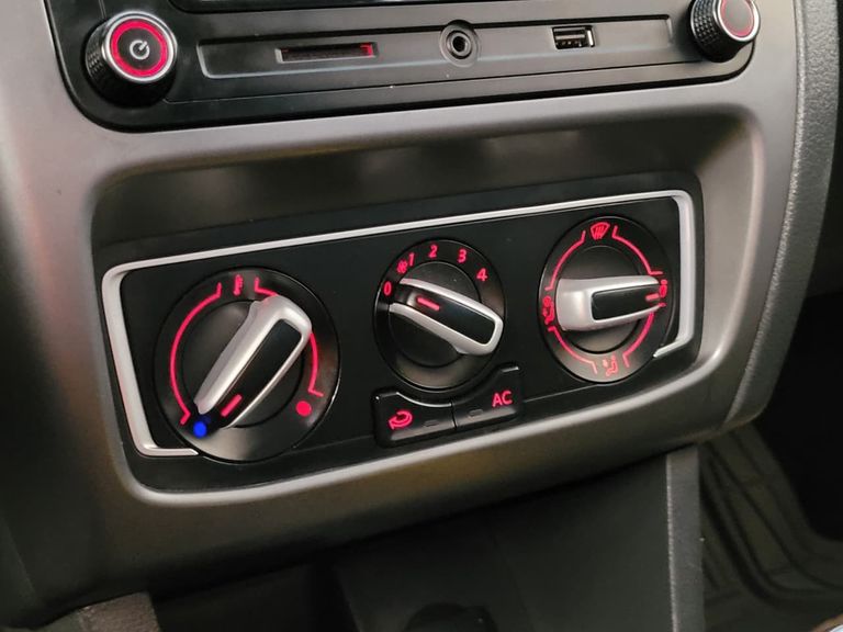 VolksWagen Fox Connect 1.6 Flex 8V 5p