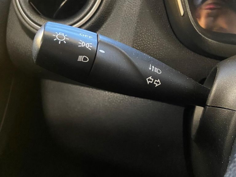 Renault KWID Zen 1.0 Flex 12V 5p Mec.