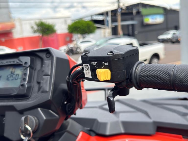 POLARIS Sportsman 570 EFI 4x4 Quadriciclo