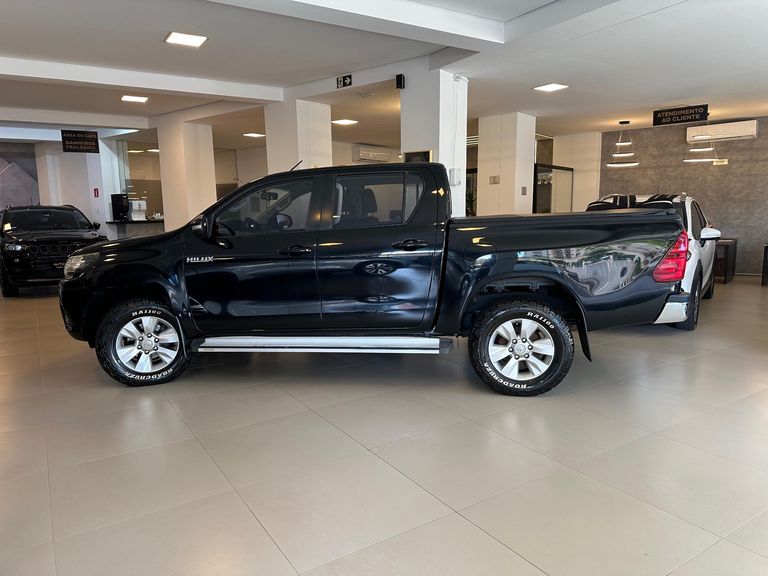 Toyota Hilux CD SR 4x4 2.8 TDI Diesel Aut.