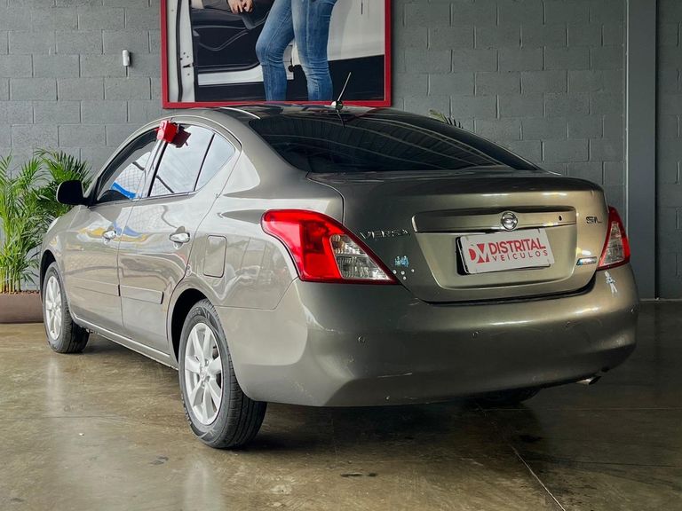 Nissan VERSA SL 1.6 16V Flex Fuel 4p Mec.
