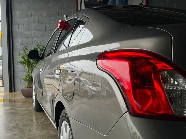 Nissan VERSA SL 1.6 16V Flex Fuel 4p Mec.