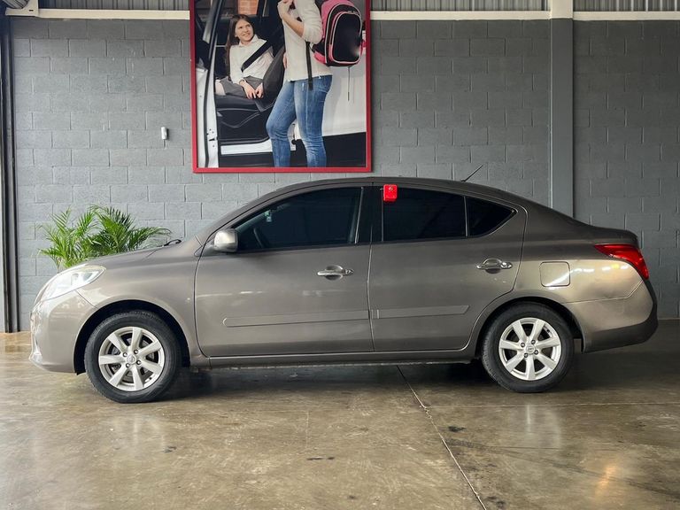 Nissan VERSA SL 1.6 16V Flex Fuel 4p Mec.