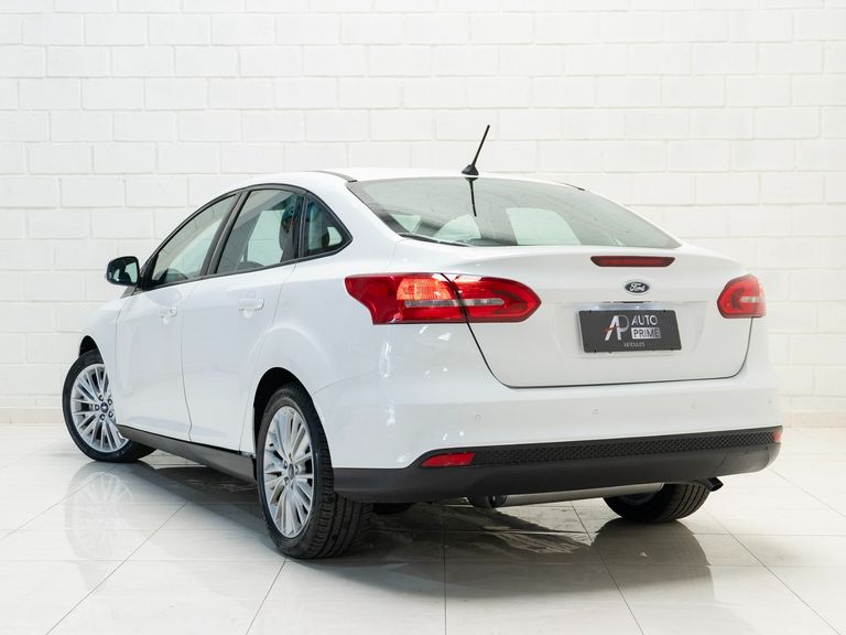 Ford Focus 2.0 16V/SE/SE Plus Flex 5p Aut.