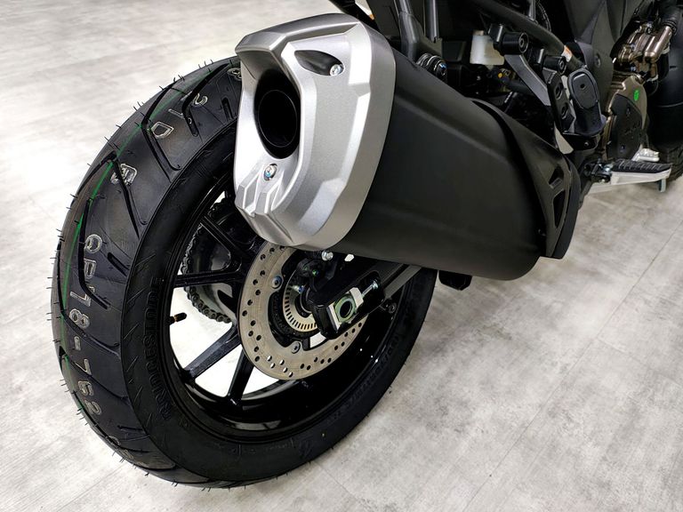 SUZUKI DL 1050 V-STROM 