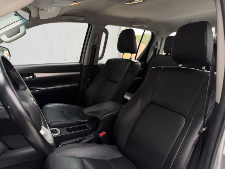 Toyota Hilux CD SRV 4x4 2.8 TDI Diesel Aut.