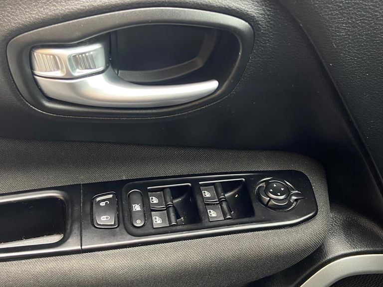 Jeep Renegade Sport 1.8 4x2 Flex 16V Aut.