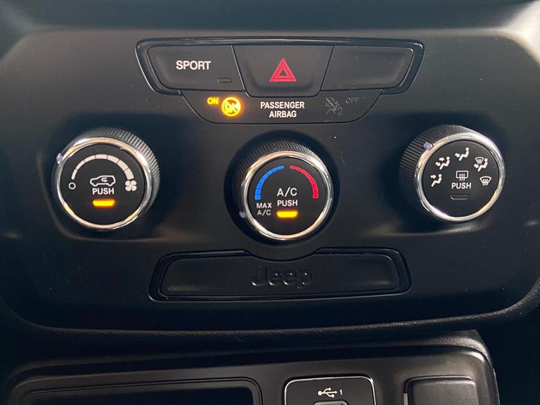 Jeep Renegade Sport 1.8 4x2 Flex 16V Aut.