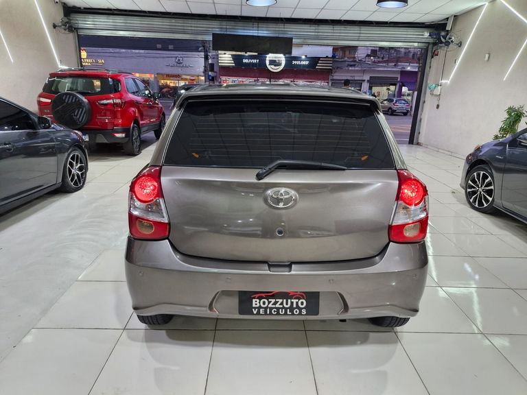 Toyota ETIOS X Plus 1.5 Flex 16V 5p Aut.