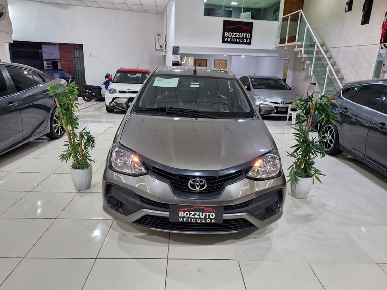 Toyota ETIOS X Plus 1.5 Flex 16V 5p Aut.