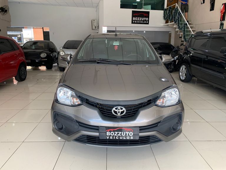 Toyota ETIOS X Plus 1.5 Flex 16V 5p Aut.