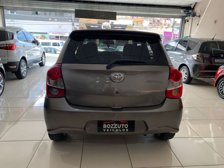 Toyota ETIOS X Plus 1.5 Flex 16V 5p Aut.