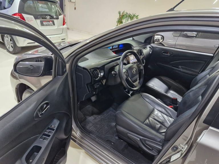 Toyota ETIOS X Plus 1.5 Flex 16V 5p Aut.