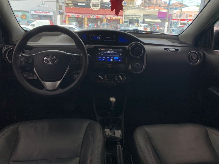 Toyota ETIOS X Plus 1.5 Flex 16V 5p Aut.