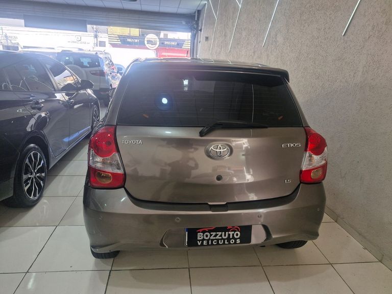 Toyota ETIOS X Plus 1.5 Flex 16V 5p Aut.