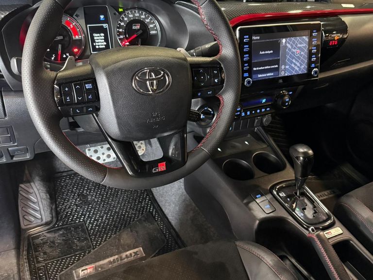 Toyota Hilux CD GR-S 4x4 2.8 TDI Dies. Aut.