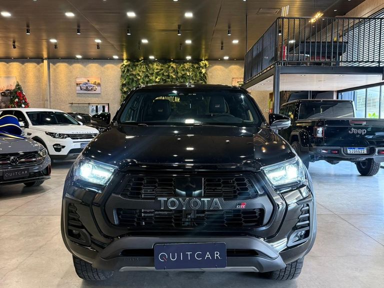 Toyota Hilux CD GR-S 4x4 2.8 TDI Dies. Aut.