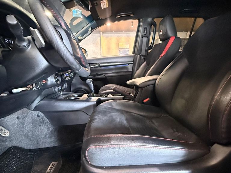 Toyota Hilux CD GR-S 4x4 2.8 TDI Dies. Aut.