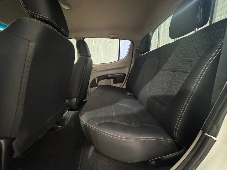 Mitsubishi L200 Triton GL 3.2 CD TB Int. Dies. Mec.