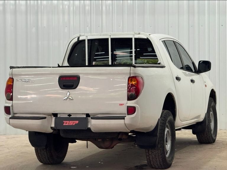 Mitsubishi L200 Triton GL 3.2 CD TB Int. Dies. Mec.