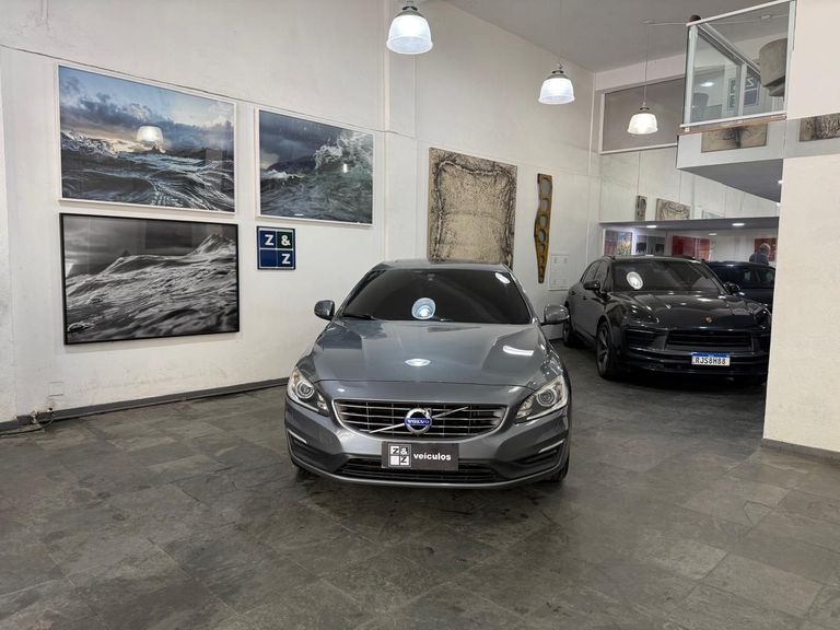 Volvo S60 T-5 MOMENTUM 2.0 245cv 4p