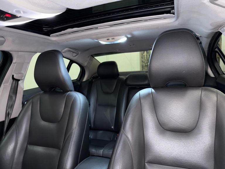 Volvo S60 T-5 MOMENTUM 2.0 245cv 4p