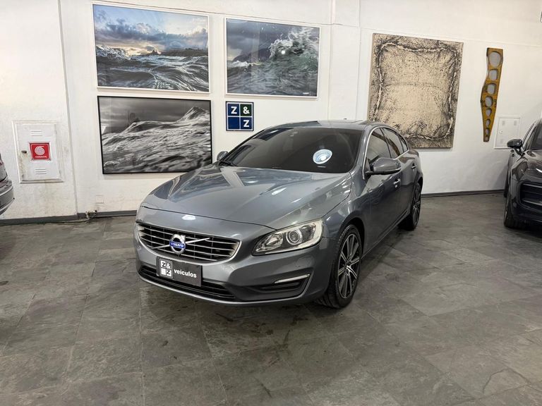 Volvo S60 T-5 MOMENTUM 2.0 245cv 4p