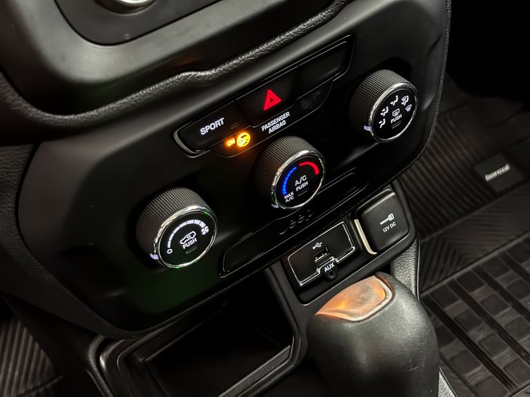 Jeep Renegade Sport 1.8 4x2 Flex 16V Aut.