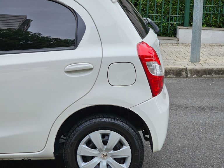 Toyota ETIOS XS 1.5 Flex 16V 5p Mec.