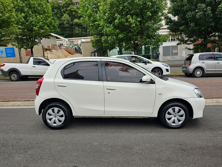 Toyota ETIOS XS 1.5 Flex 16V 5p Mec.